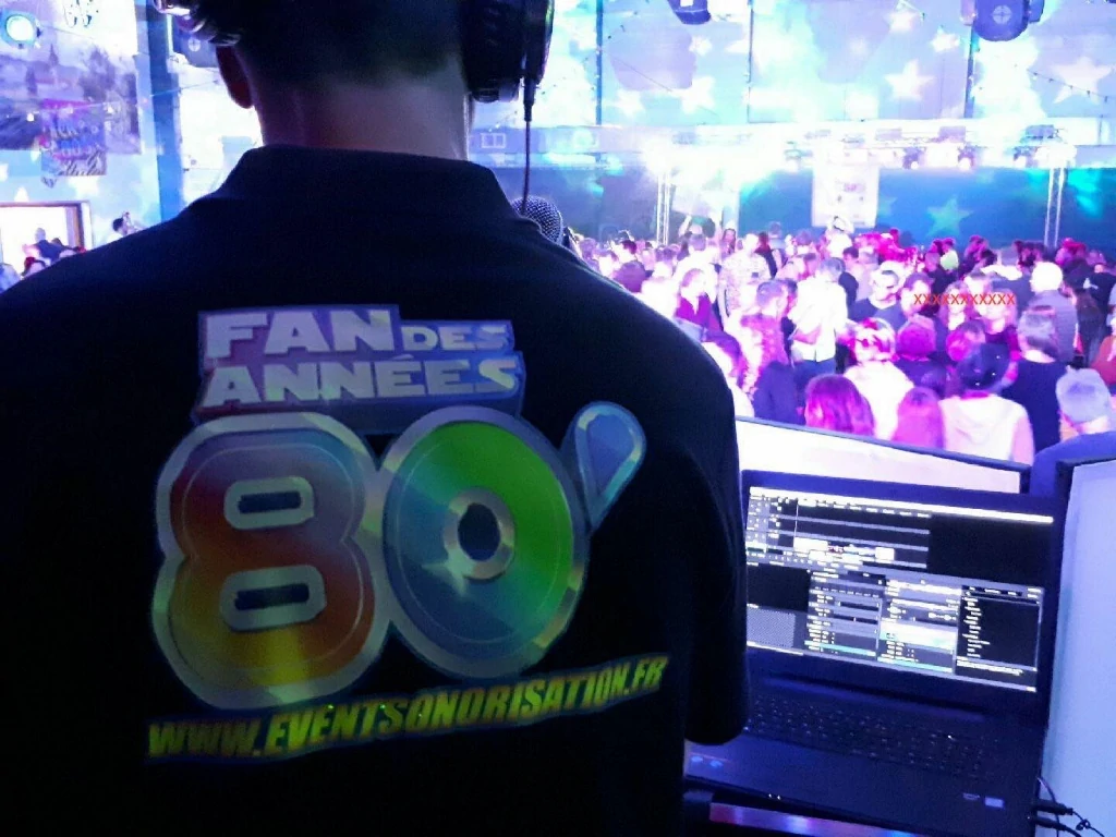 DJ professionnel, sonorisation, éclairage, photobooth et livre d’or vidéo. EPINAL